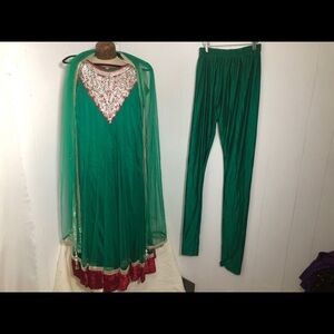 - Womens East Indian 3 Piece Outfit.Green/Red/Silver